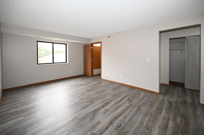 Rainbow Plaza Apartments