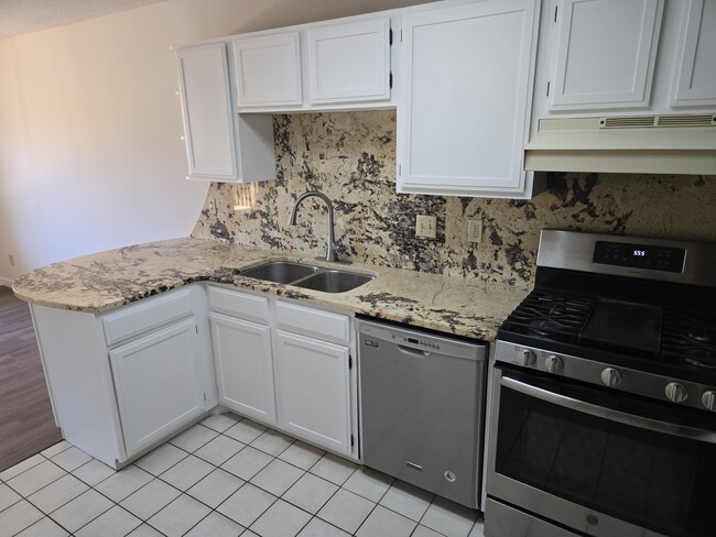 Photo - 3553 Avon Dr