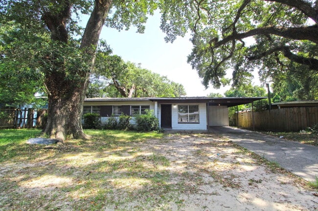 Building Photo - HUD Accepted! 3BR/2BA West Pensacola Home – Fenced Yard