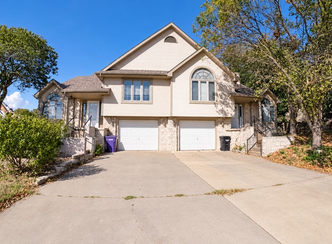Photo - 3724 Everett Dr