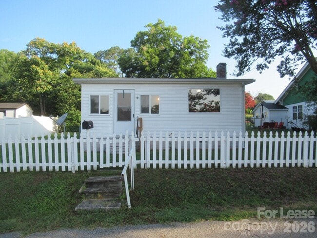 Photo - 306 2nd St