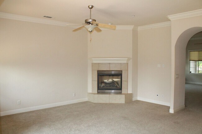 Photo - 4 BED/2 BATH IN THE SUNSET AVENUES SUBDIVISION