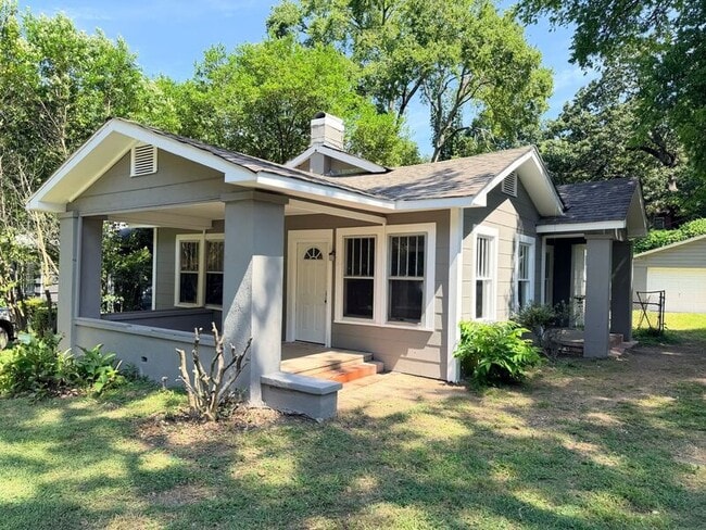 Building Photo - 617 83rd Pl S