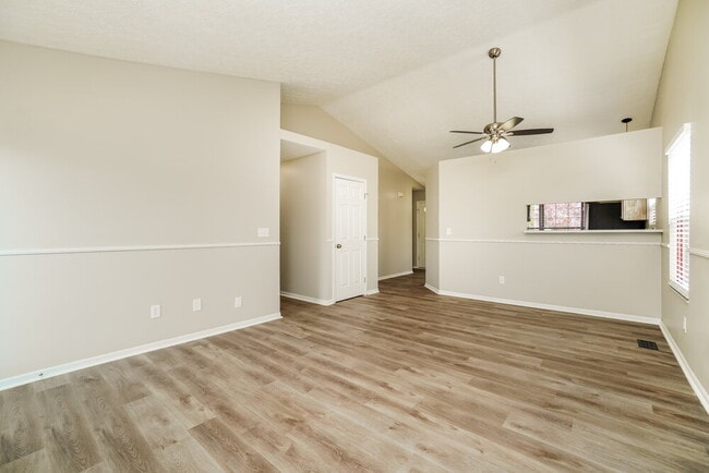 Photo - 1129 Viewpointe Dr