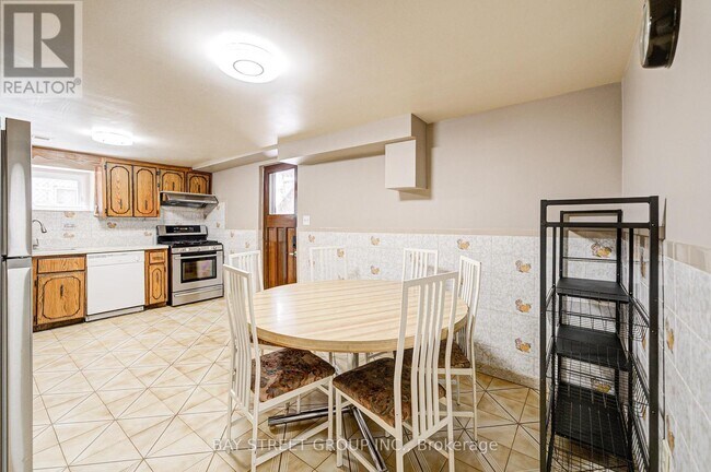 Photo - 38 Leafield Dr