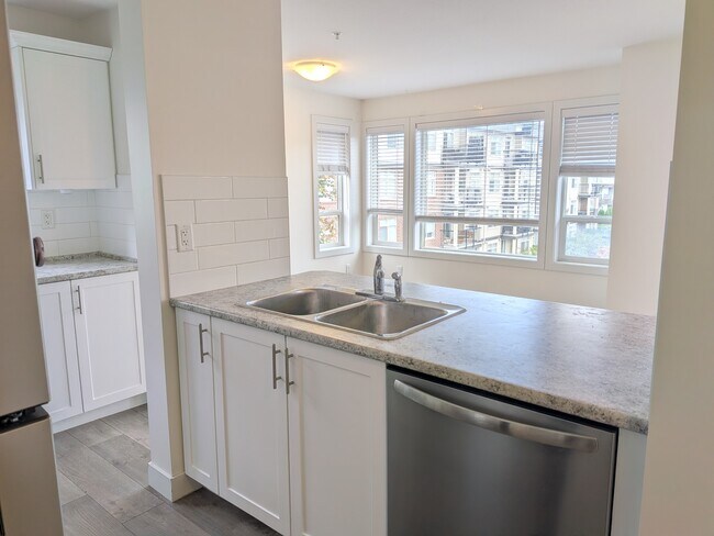 Photo - 9422 Victor St