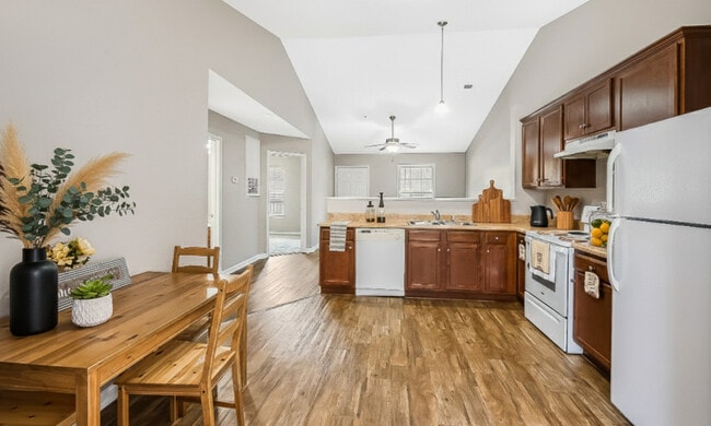 Two Bedroom Garden Floorplan - Meadow Creek Townhomes