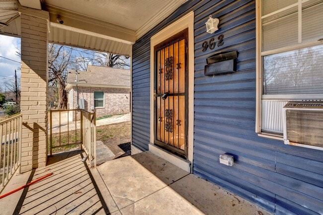 Photo - 964 Joseph Pl