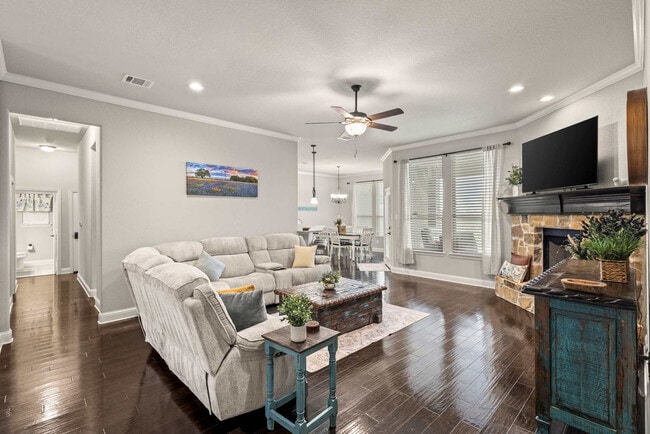 Building Photo - 206 S Meadow Dr