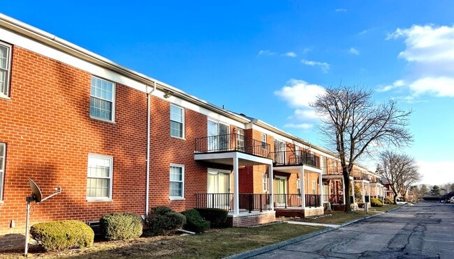 Photo - 27689 Echo Valley W