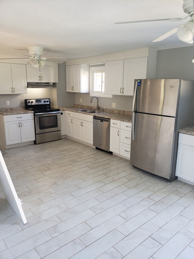 Photo - 31 Lavallee Ter