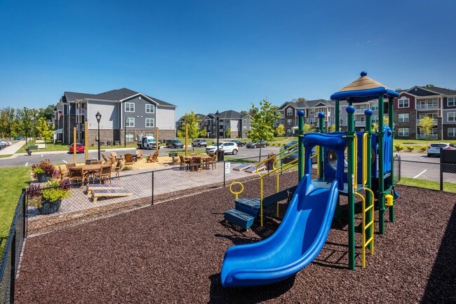 12509-crown-park-ext5655