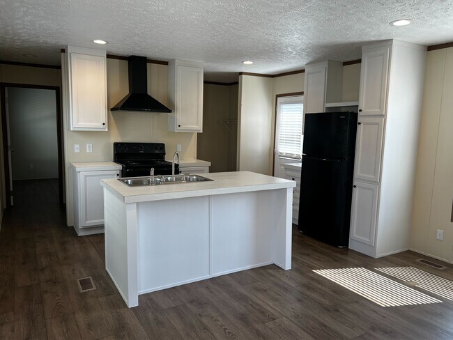 Photo - 709 N Collins Fwy