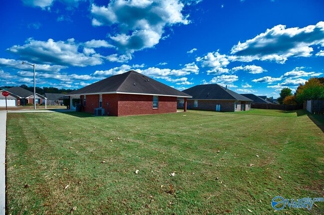 Photo - 126 Herrick Dr SW