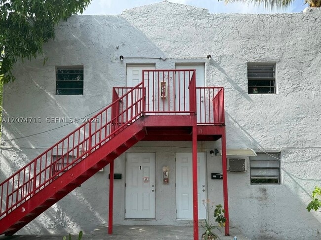 Building Photo - 237 NE 58th St Unit 1