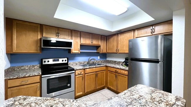 Photo - 1532 SE Royal Green Cir Unidad 201 Rental