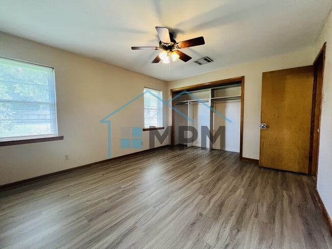 Photo - 406 Beasley St