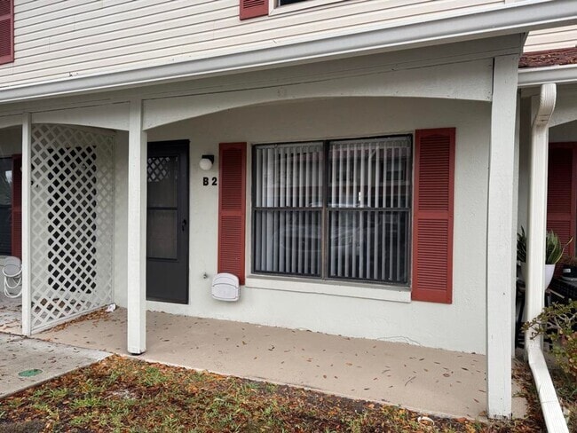 Building Photo - 2/1.5 Townhome in Port Orange