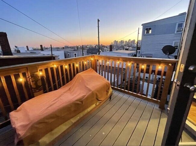 49 Lexington St Unit 2