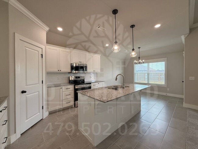 Photo - 983 Madden St