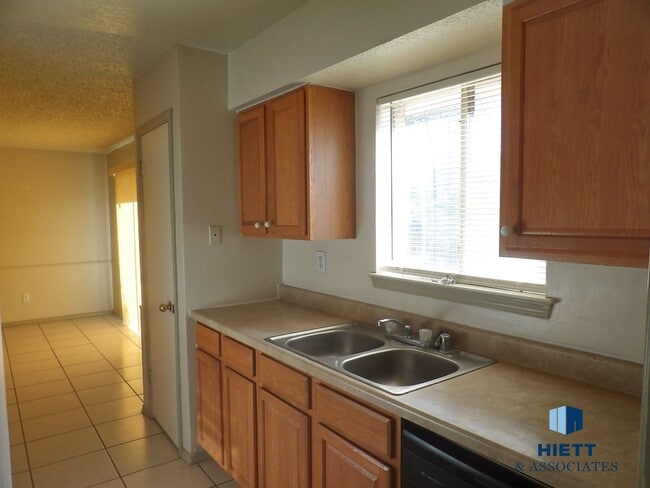 Photo - Great move in ready home close to Ft. Bliss