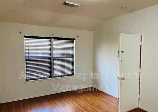 Photo - 15004 Antique Finish Dr