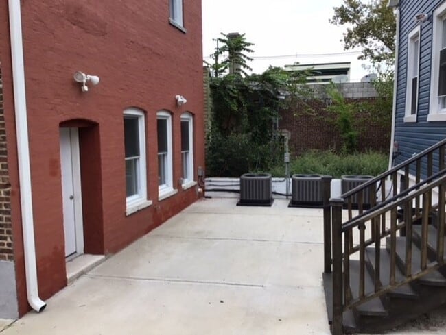 Photo - 688 State St Unit 1