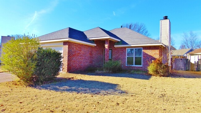 Building Photo - 2627 Bay Pointe Cir E Rental