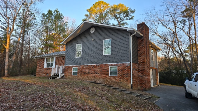 Photo - 210 Dogwood Cir