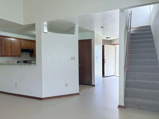 3200 Ridgecrest Ct