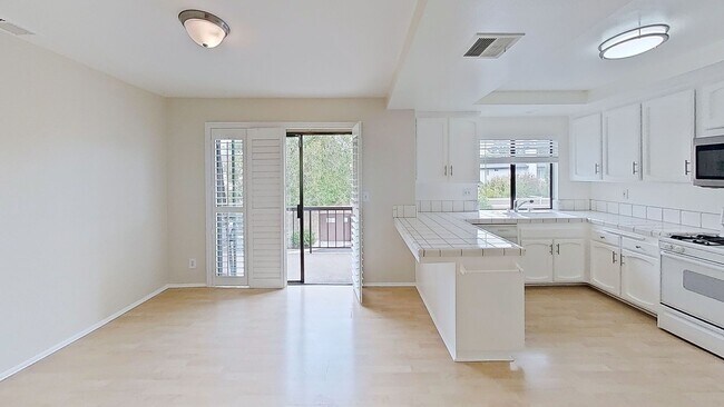 Photo - 2/Bedroom Townhome in West Hills!