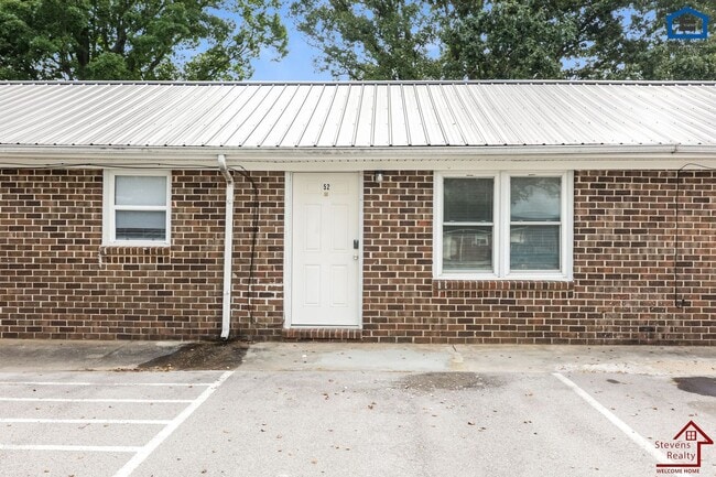 Photo - 702 Couch St