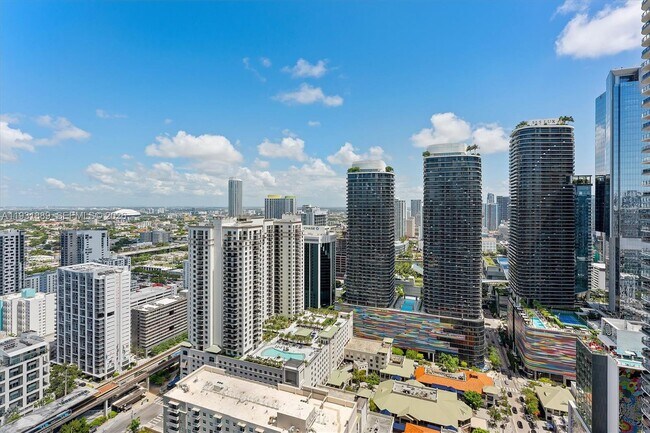 Photo - 1100 S Miami Ave Unidad 4008