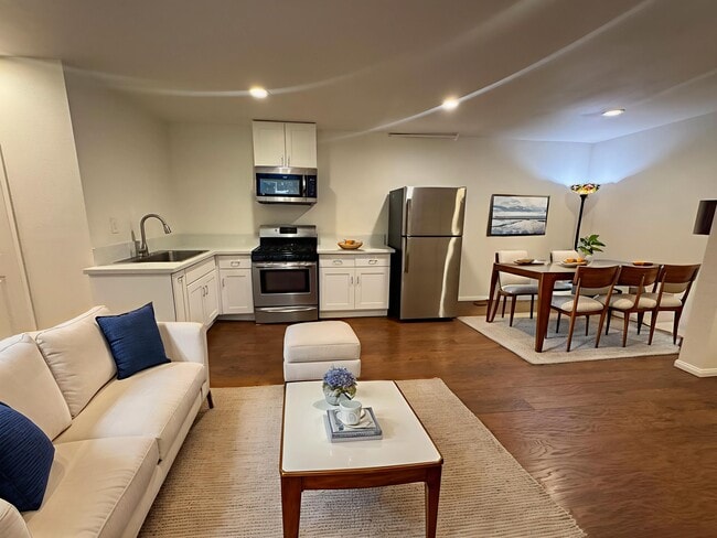 Virtually staged - 673 Brookside Ln Apartments Unit 3