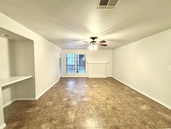 Building Photo - 1202 Thorpe Ln Unit Bldg F-607 Rental