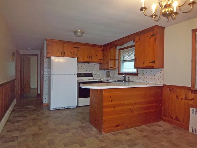 Photo - Comfortable Ranch in Quiet Neighborhood
3 Bedrooms/ 1 full bath Unit 11 Sunset Dr