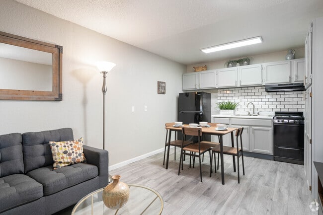 1BR, 1BA - 418SF