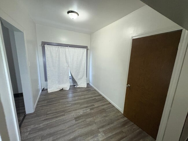 Photo - 526 Paine Ave