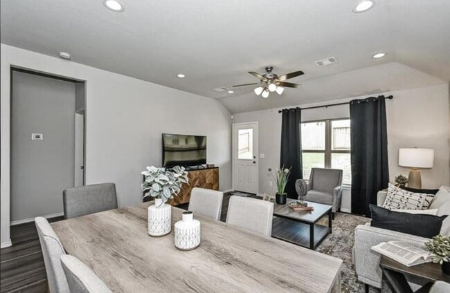 Photo - 25202 Pomegranate Pl