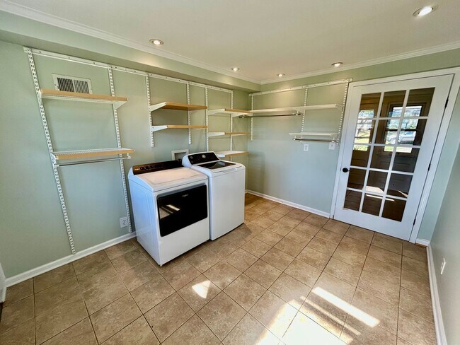 Photo - Amazing Home in Tahoma Terrace!