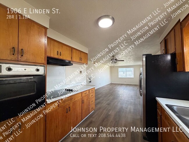 Photo - 1906 E Linden St