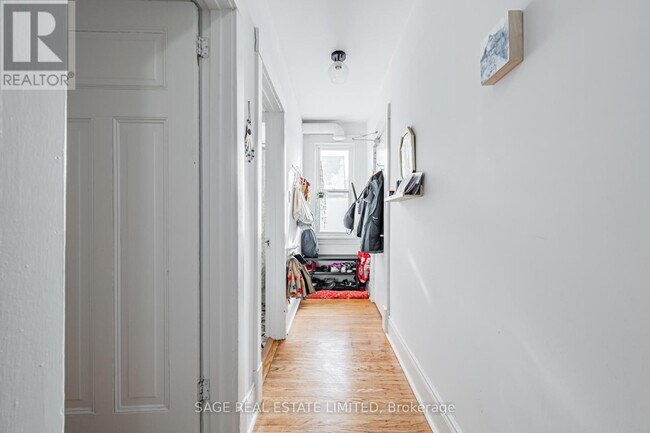 Photo - 459 Aberdeen Ave