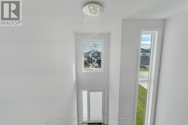 Photo - 1719 Applerock Ave