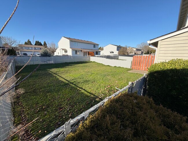 Photo - 810 SE 153rd Ave