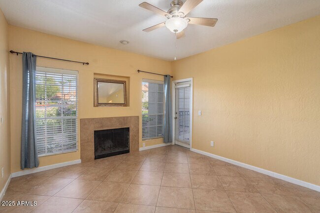 Photo - 14145 N 92nd St Apartamento Unidad 1104