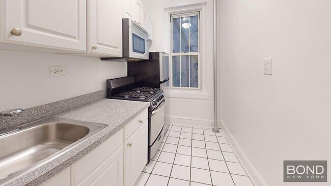 Photo - 1 Jane St Unit 3 E