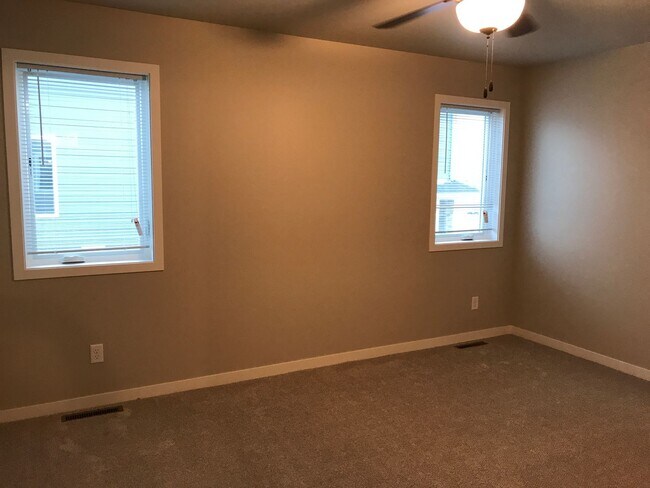 Photo - 2723 11th St W