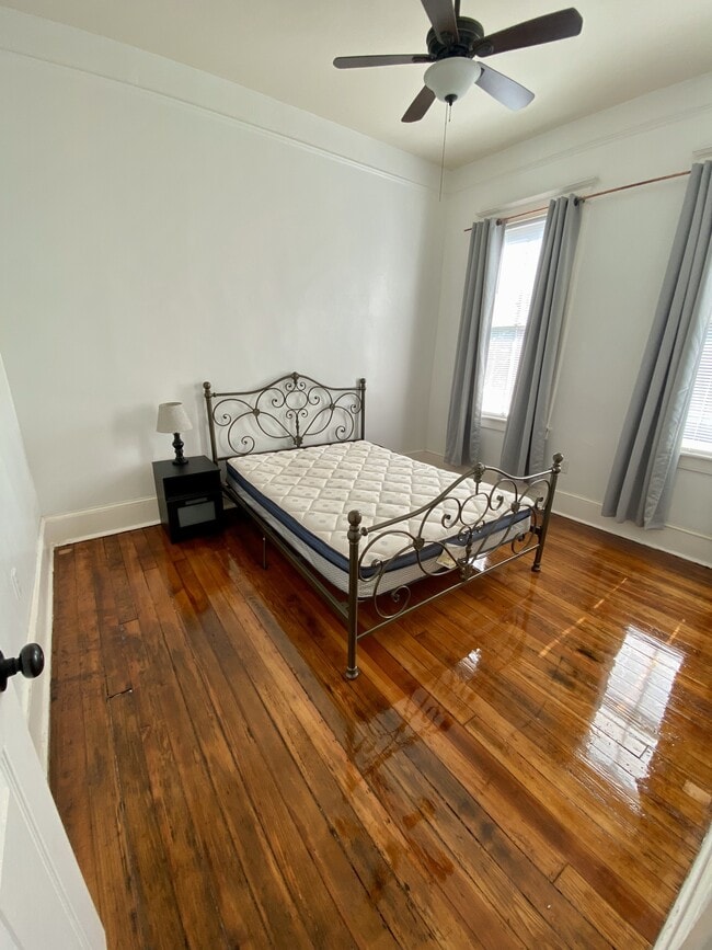 Photo - 130 E Waldburg St