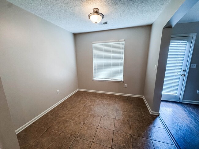 Photo - 1532 Pemberton Ln
