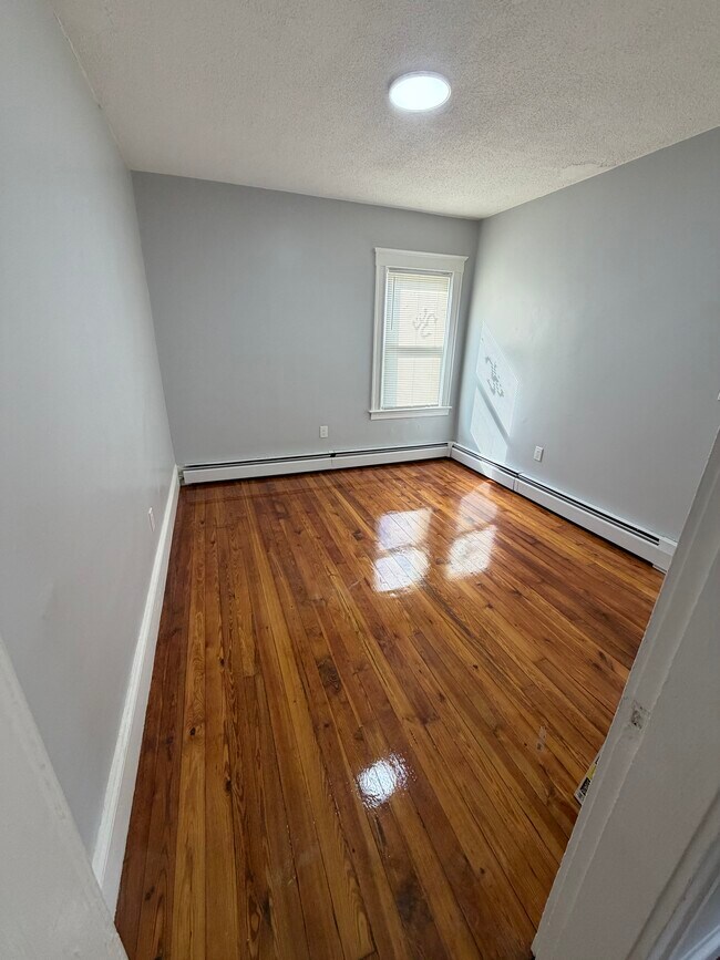 Photo - 105 School St Unit Apartment 3